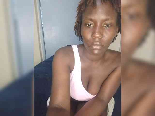 HalimaAnderson webcam
