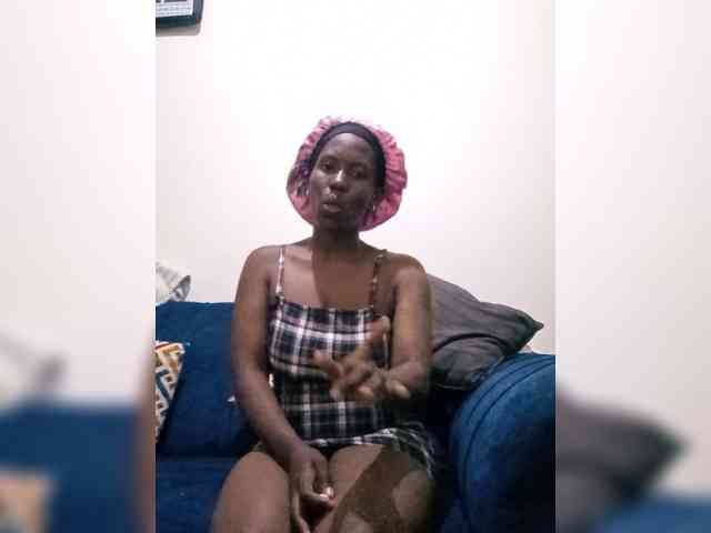 HalimaAnderson webcam