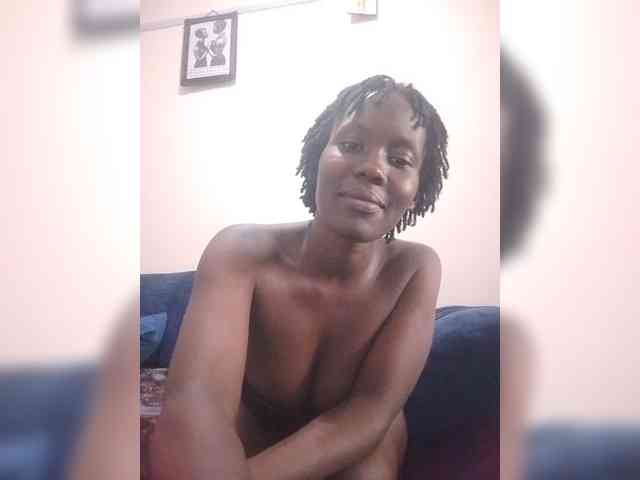 HalimaAnderson webcam
