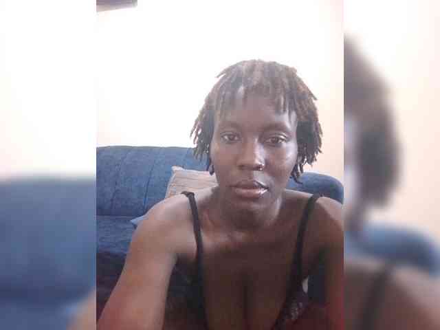 HalimaAnderson webcam
