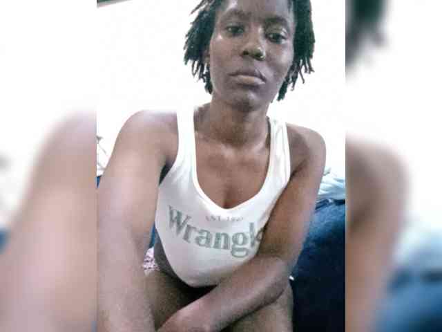 HalimaAnderson webcam