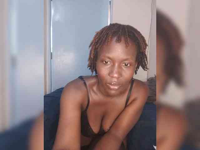 HalimaAnderson webcam