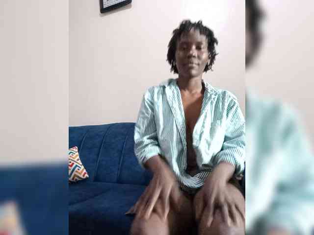 HalimaAnderson webcam
