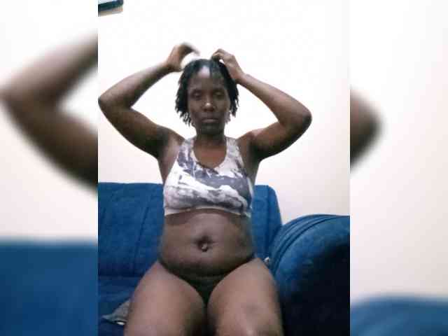 HalimaAnderson webcam