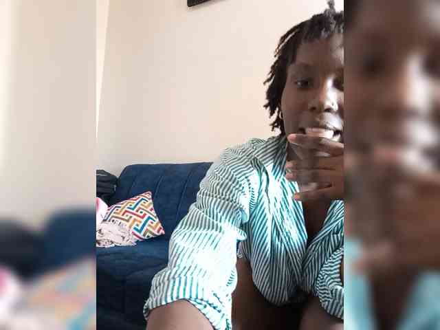 HalimaAnderson webcam