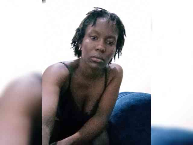 HalimaAnderson webcam