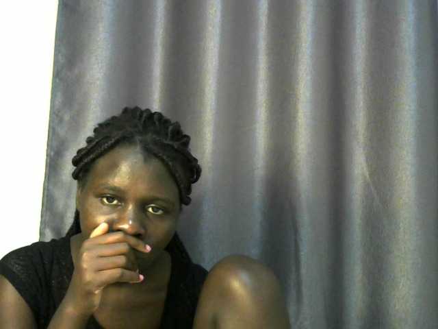 Little-queen live cam on BongaCams