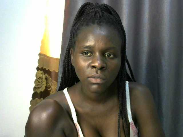 Little-queen live cam on BongaCams