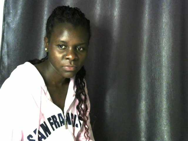 Little-queen live cam on BongaCams