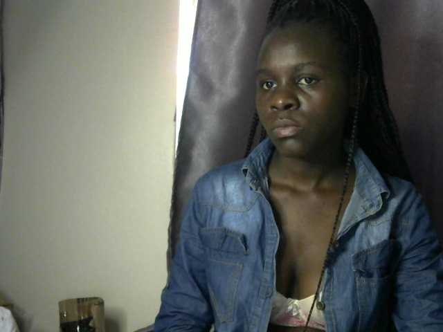 Little-queen live cam on BongaCams