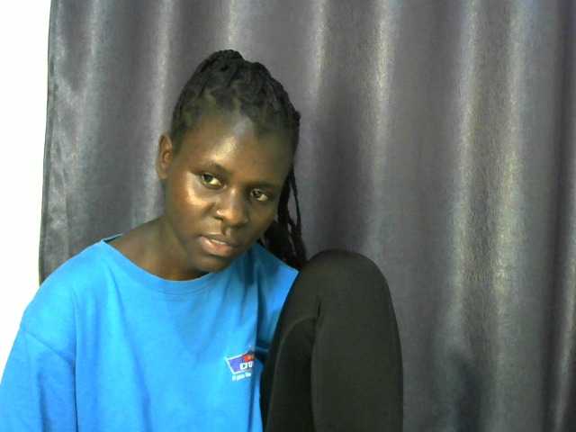 Little-queen live cam on BongaCams