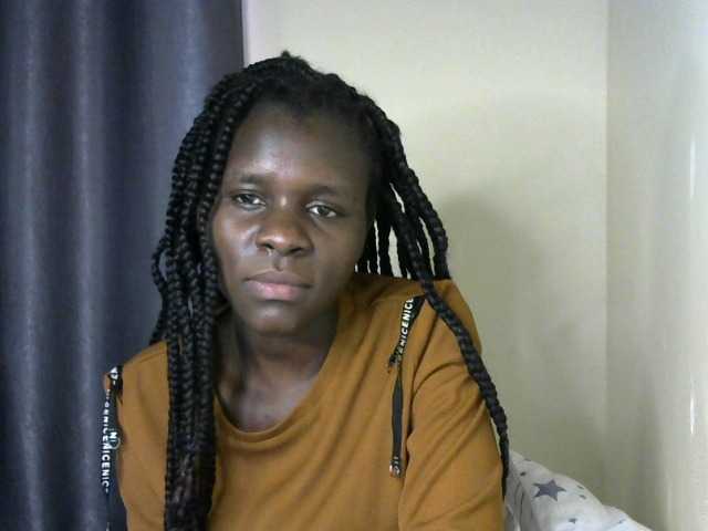 Little-queen live cam on BongaCams