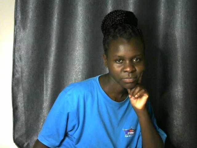 Little-queen live cam on BongaCams