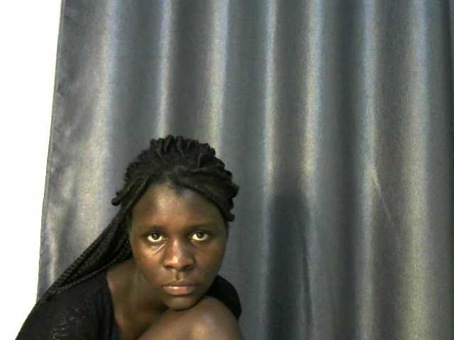 Little-queen live cam on BongaCams