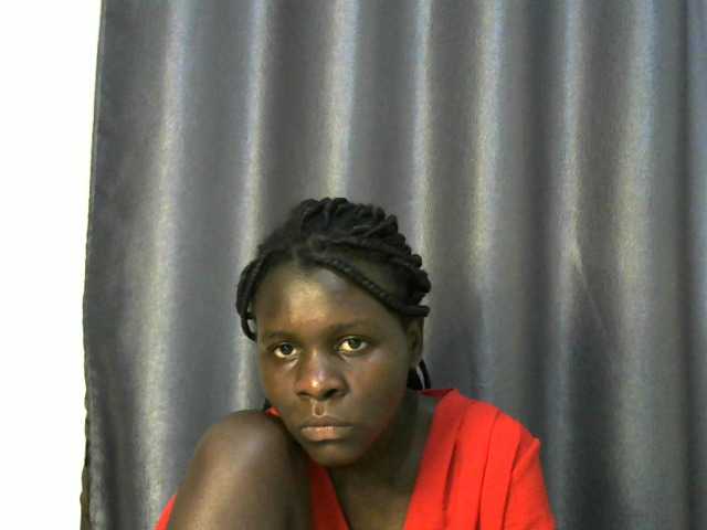 Little-queen live cam on BongaCams