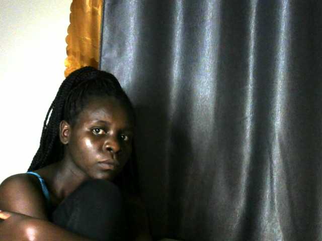 Little-queen live cam on BongaCams