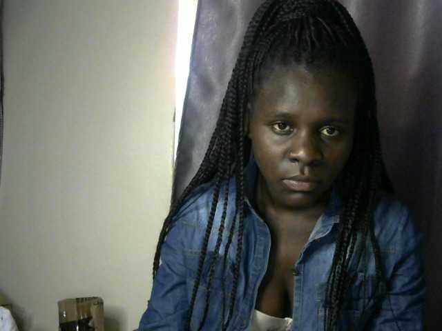 Little-queen live cam on BongaCams
