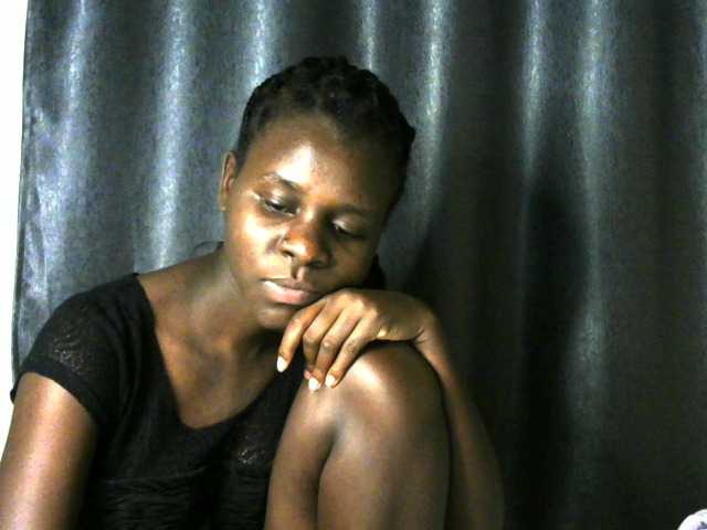 Little-queen live cam on BongaCams