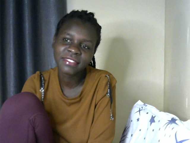 Little-queen live cam on BongaCams