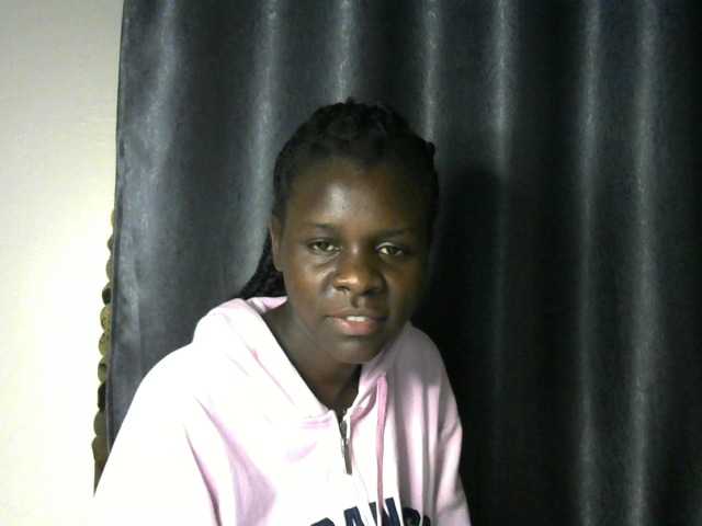 Little-queen live cam on BongaCams