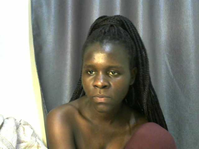Little-queen live cam on BongaCams