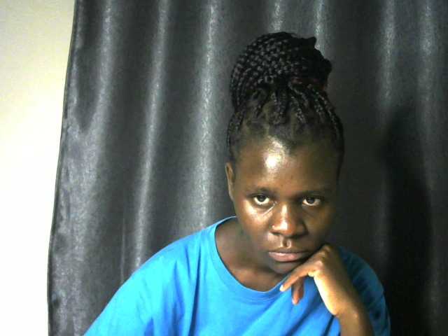 Little-queen live cam on BongaCams