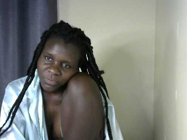 Little-queen live cam on BongaCams