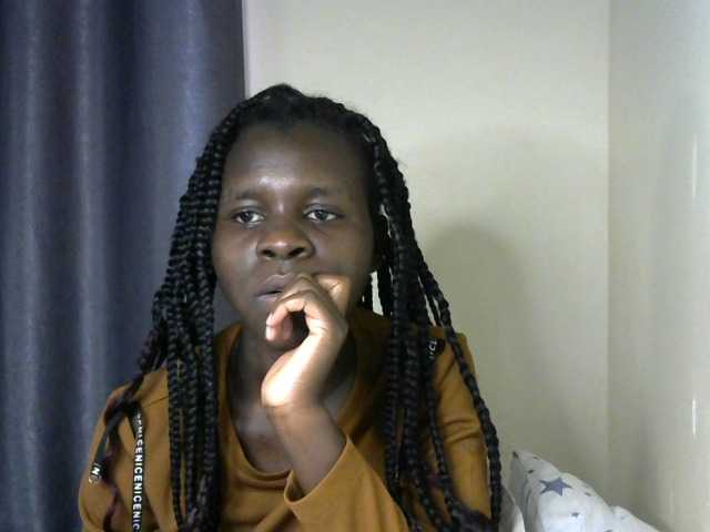 Little-queen live cam on BongaCams