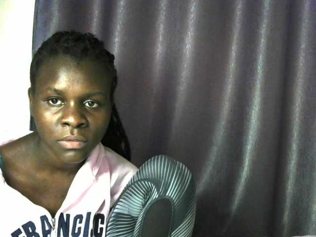 Little-queen live cam on BongaCams