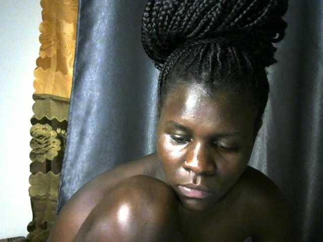 Little-queen live cam on BongaCams