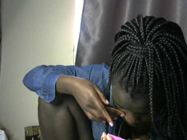 Little-queen live cam on BongaCams