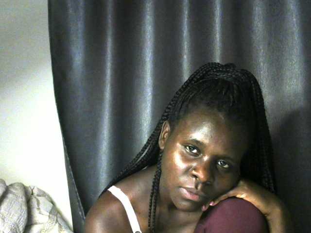 Little-queen live cam on BongaCams
