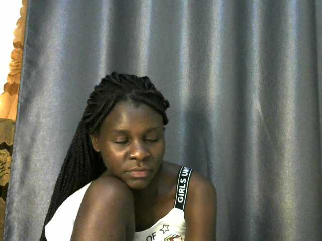 Little-queen live cam on BongaCams