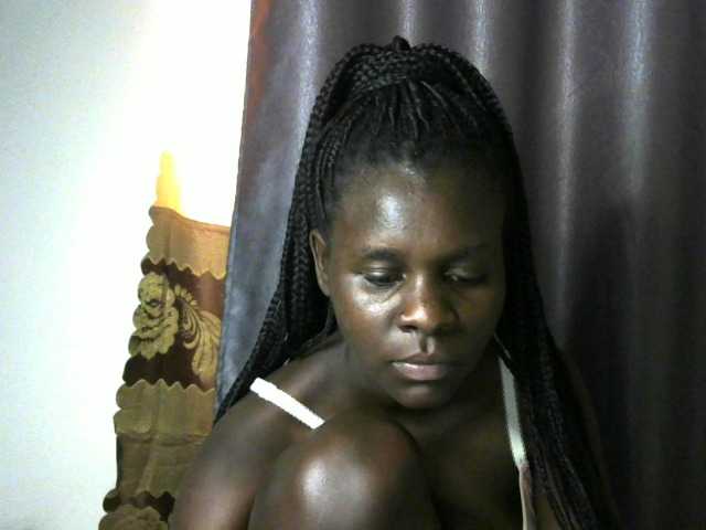 Little-queen live cam on BongaCams