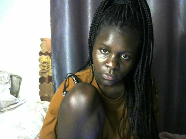 Little-queen live cam on BongaCams