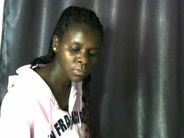 Little-queen live cam on BongaCams