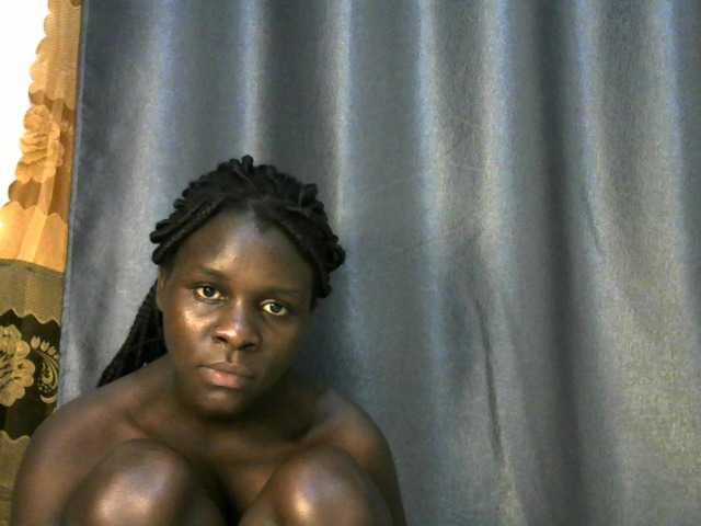 Little-queen live cam on BongaCams