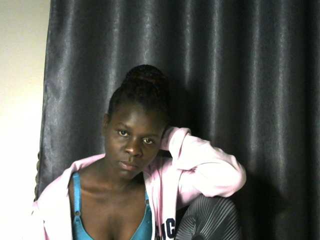 Little-queen live cam on BongaCams
