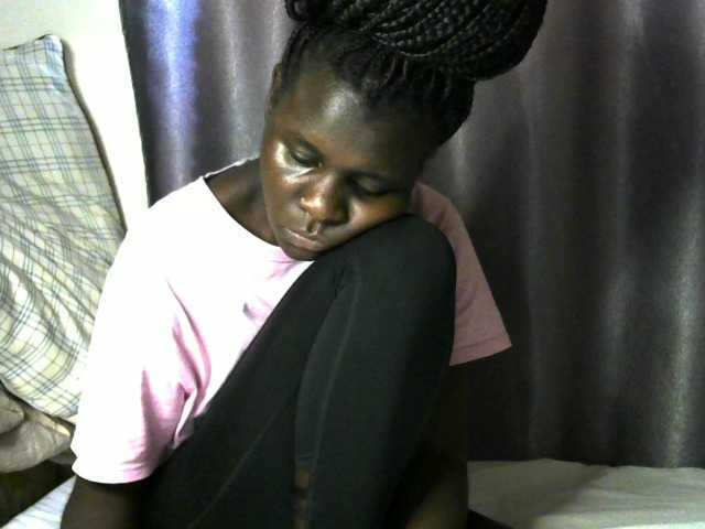 Little-queen live cam on BongaCams