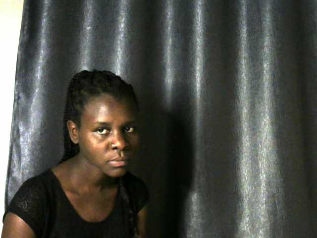 Little-queen live cam on BongaCams