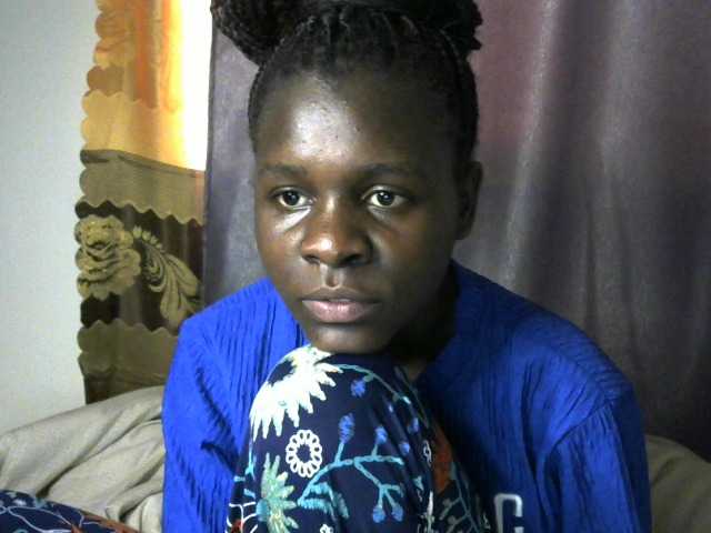 Little-queen live cam on BongaCams