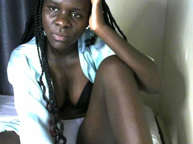 Little-queen live cam on BongaCams
