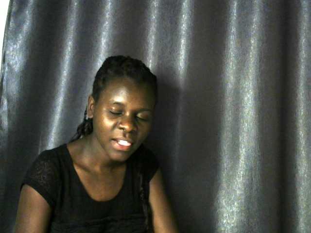 Little-queen live cam on BongaCams