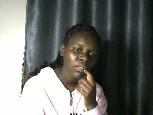 Little-queen live cam on BongaCams