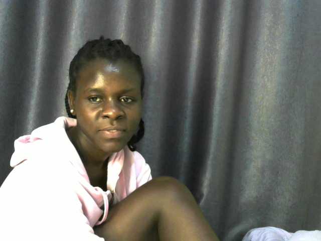 Little-queen live cam on BongaCams