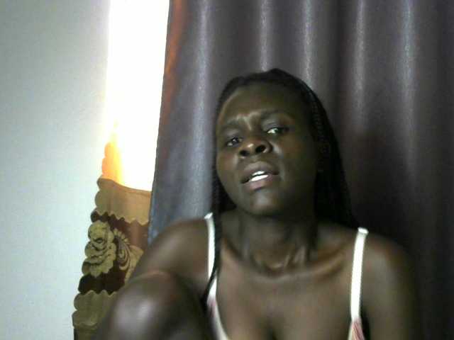 Little-queen live cam on BongaCams