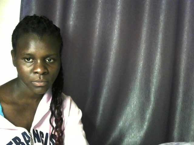 Little-queen live cam on BongaCams