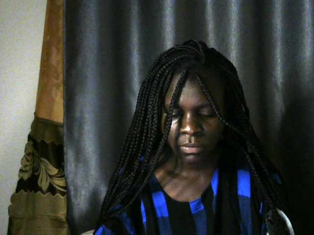 Little-queen live cam on BongaCams