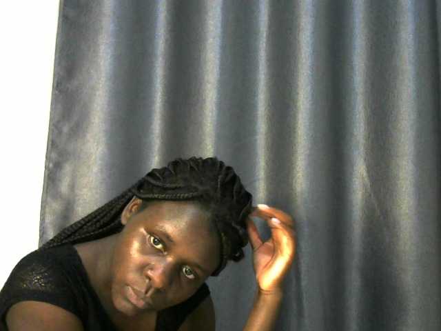Little-queen live cam on BongaCams