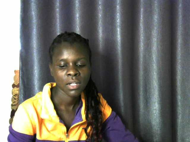 Little-queen live cam on BongaCams